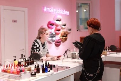 MAKEUP KITCHEN -Мастер-классы по созданию индивидуальной декоративной косметики