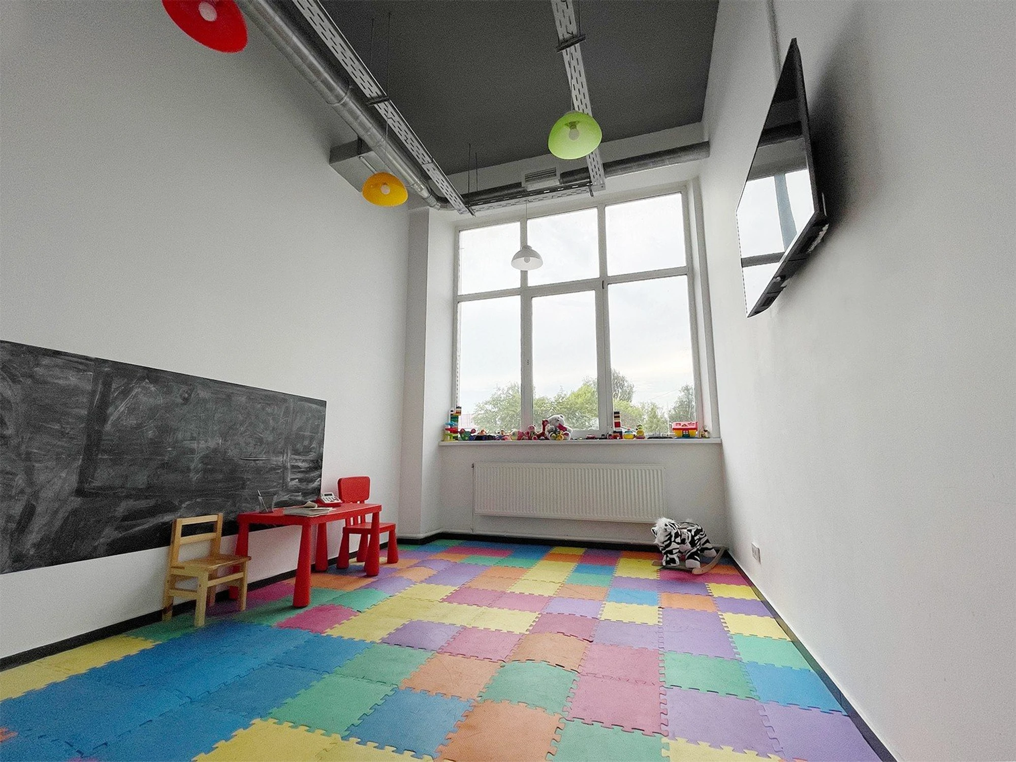 Бесплатное занятие для детей по бальным танцам в центре "FITNESSON"