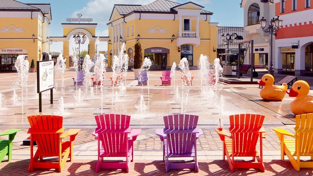 Outlet Village "Белая Дача", первый аутлет-центр в Москве 