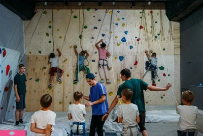 Climbers Garden, боулдеринговый скалодром в Омске 