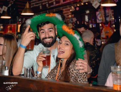 "Glastonberry", концертный клуб и ресторан