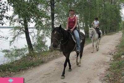 Конный клуб в районе Поляны им. Фрунзе при клубе экстремального отдыха "Медведи", верховая езда, иппотерапия для детей, Самара