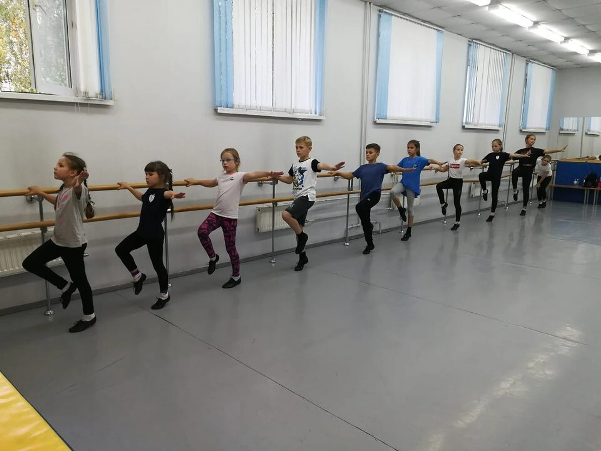 Секция спортивный акробатический рок-н-ролл (Спортивный клуб, секция )