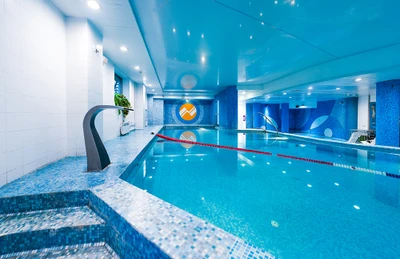 Занятия в бассейне для детей и взрослых