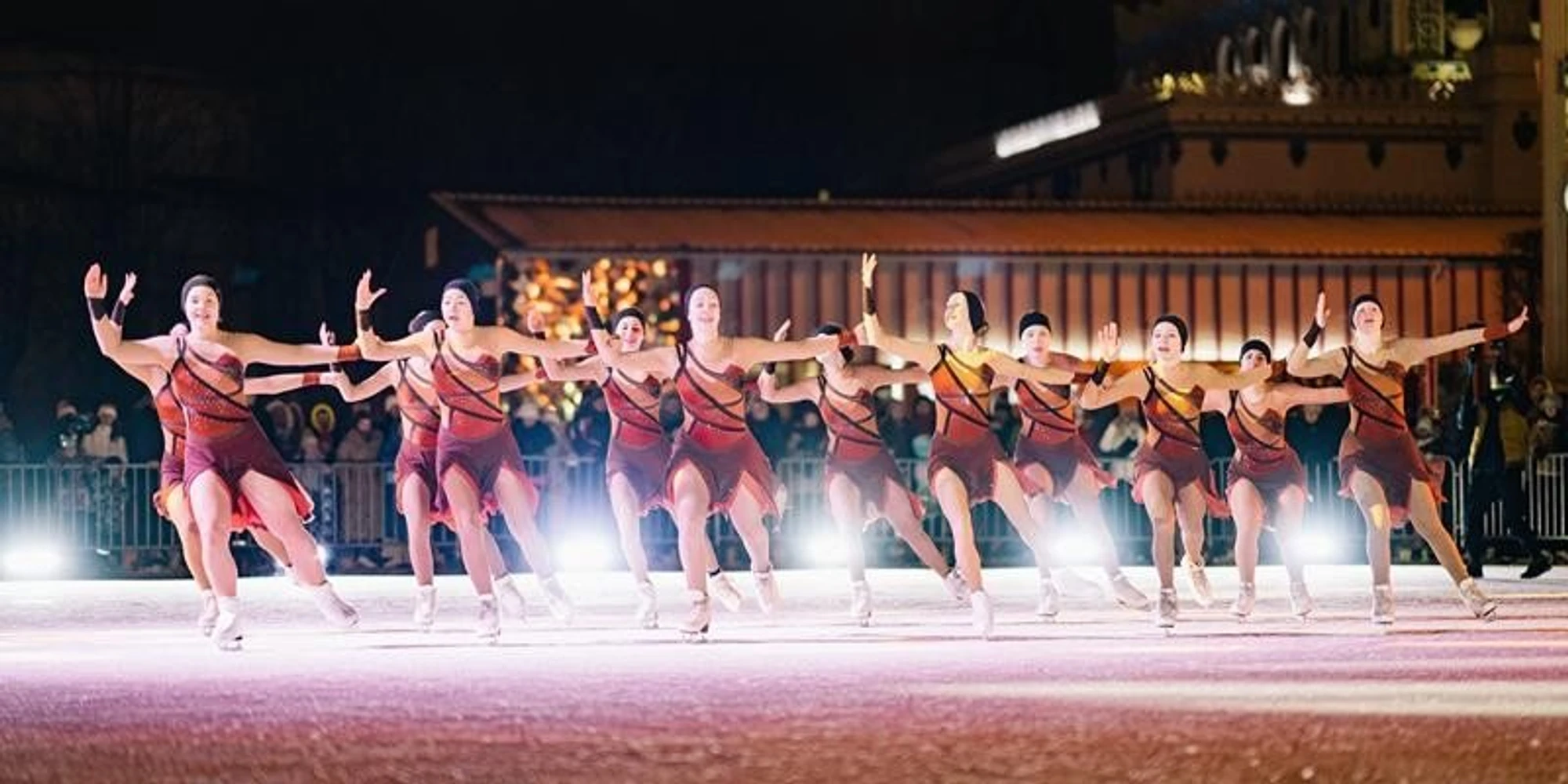 Праздничное открытие самого большого катка Москвы на ВДНХ