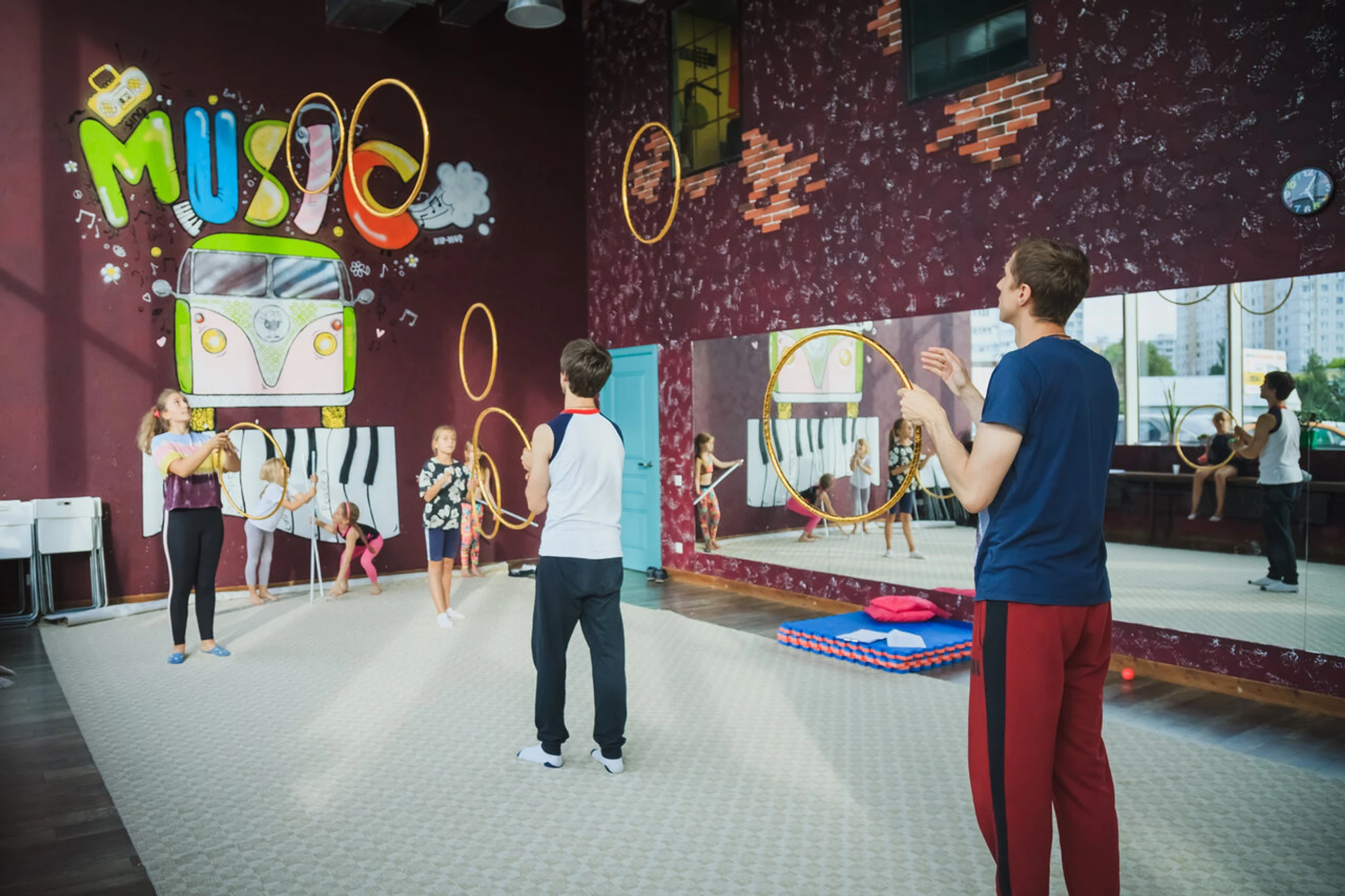 Цирковая Студия United Circus Studio (Спортивно-развлекательный центр )