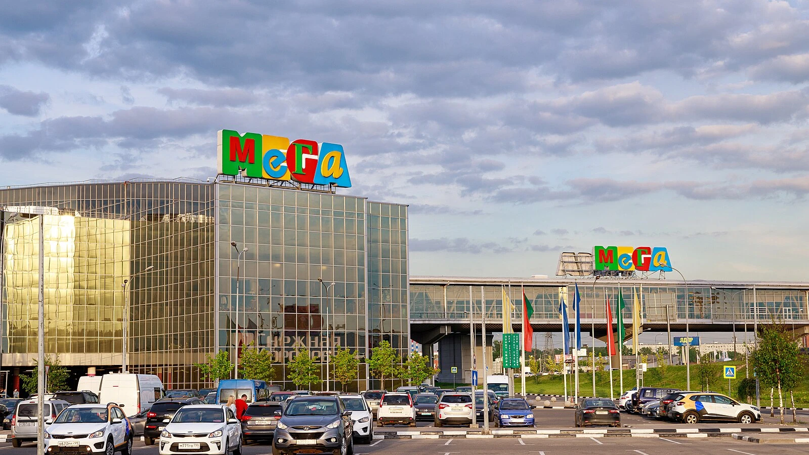 МЕГА Белая дача, торгово-развлекательный комплекс для всей семьи в Москве 