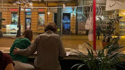 "Бабагануш", пита-бар с ближневосточной кухней на Восстания