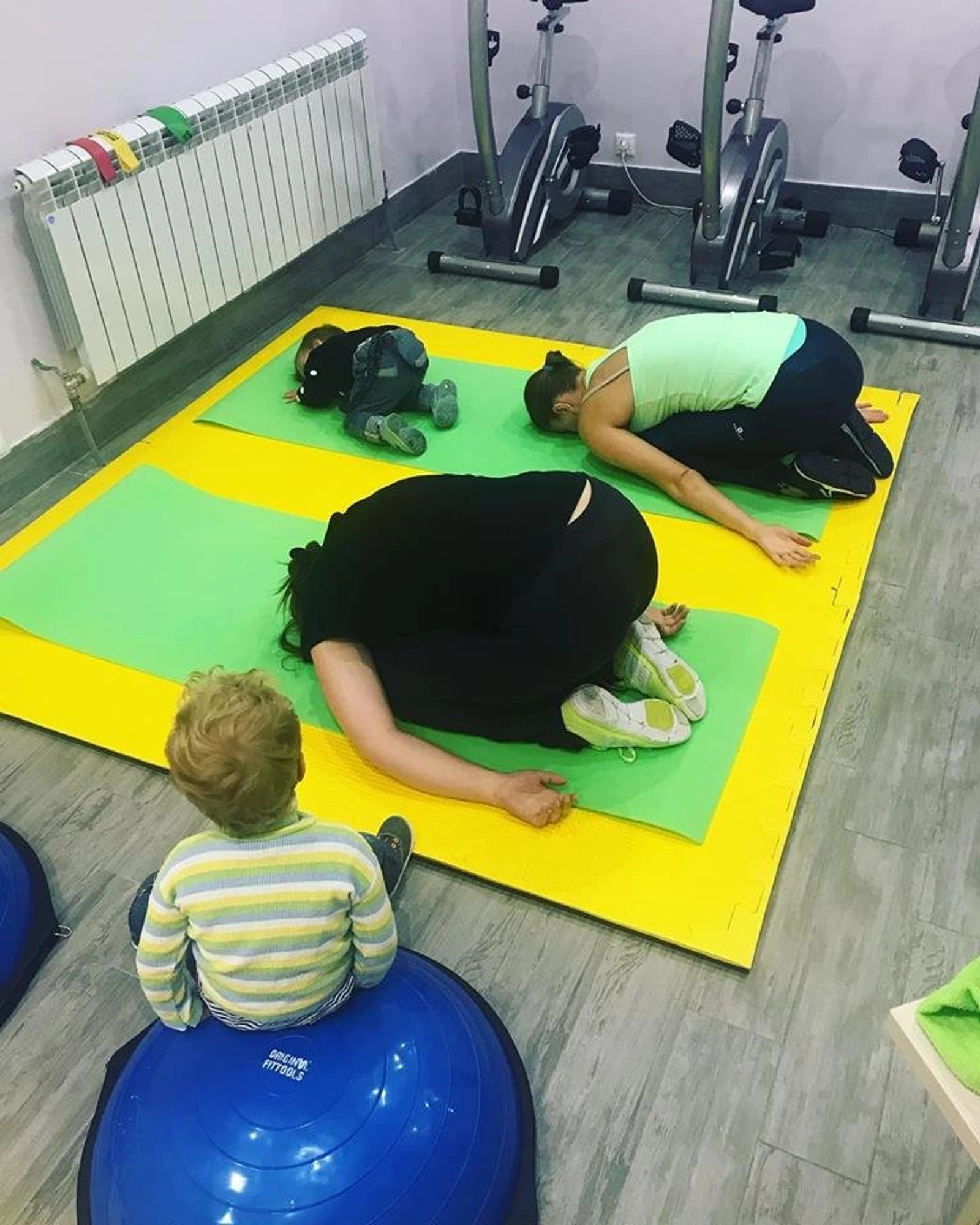 Девочки (Фитнес-клуб )