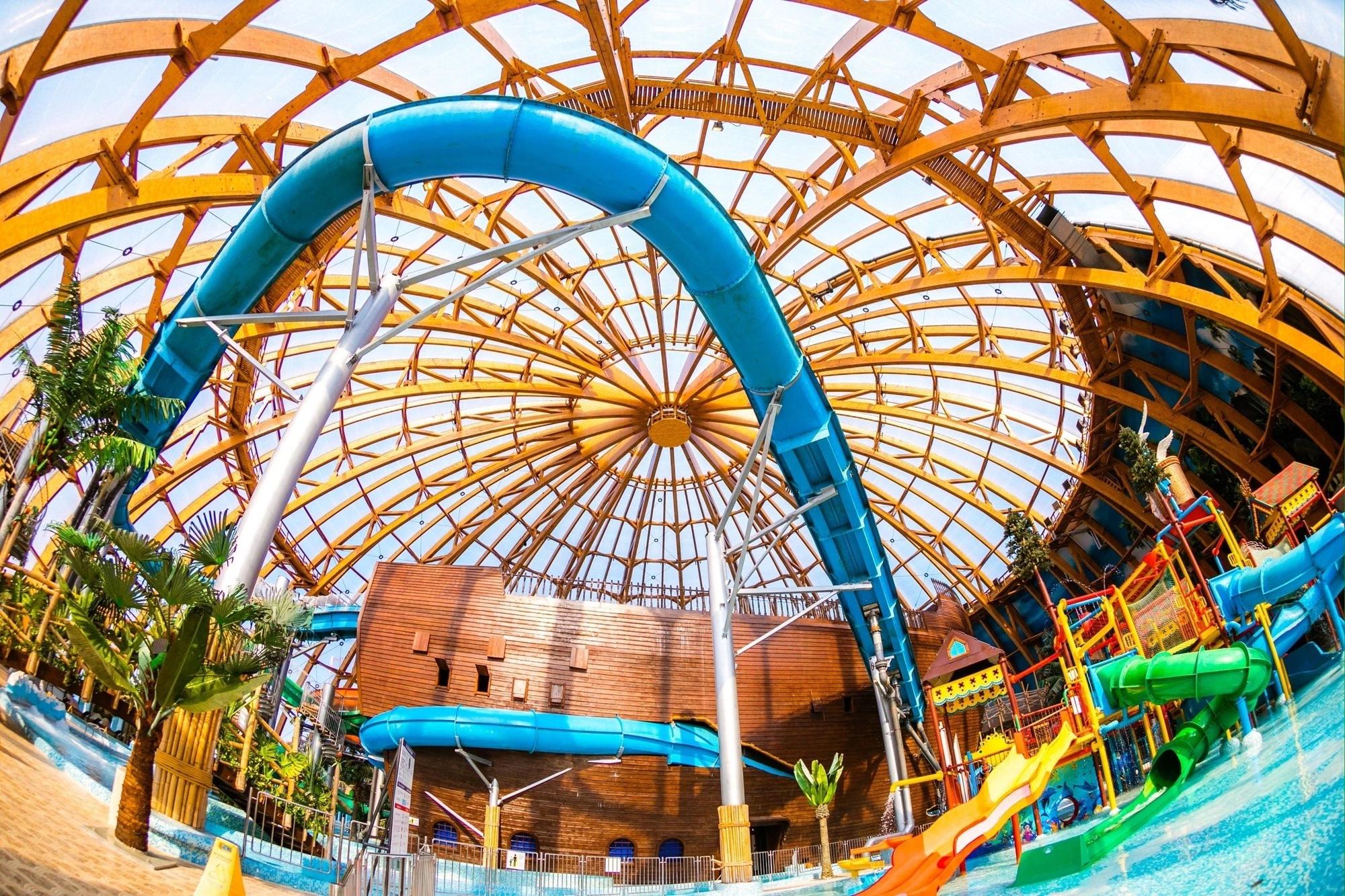 Аквапарк "Питерлэнд" в ТРК "Питерлэнд"