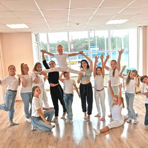 Танцевальный вокальный театральный интенсив (Школа танцев )