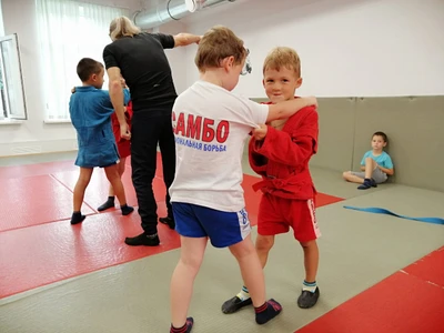 Детский клуб (Клуб для детей и подростков )