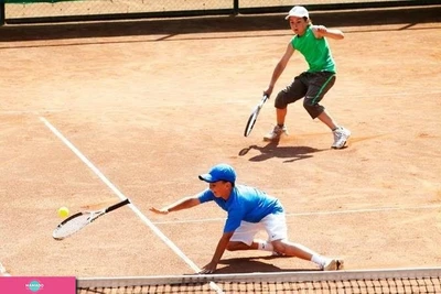 "Теннис Кантри" (теннисная школа)