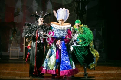 "Королевство кривых зеркал", музыкальный спектакль в театре-фестивале "Балтийский дом"