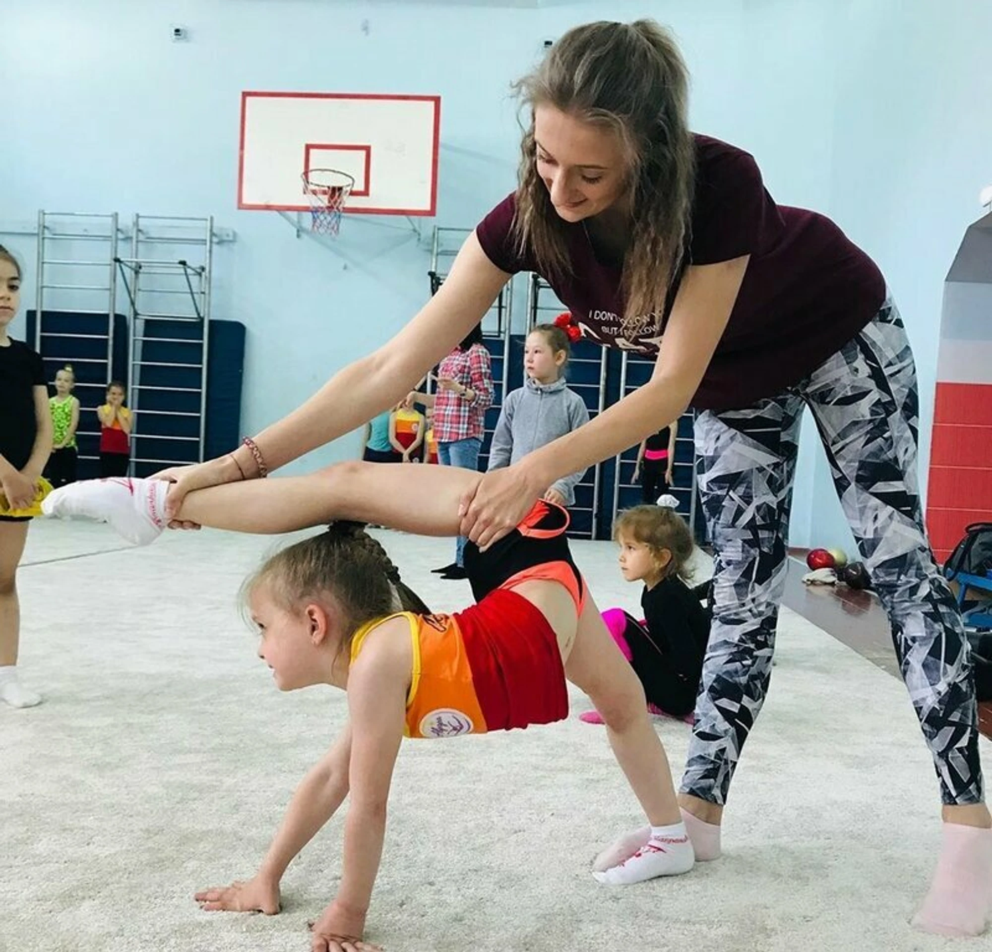 девочки на физкультуре Соревнования по дзюдо «В спорте только девушки». - МАУ ДО «СШОР «КВАНТ»