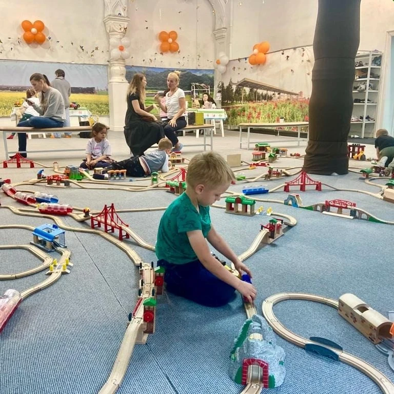 Паровозик Рижик в семейном клубе "Игровая галерея"