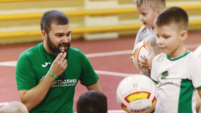 Всероссийская школа футбола для детей от 3х лет "Футболика" (ул. Белинского 173А)