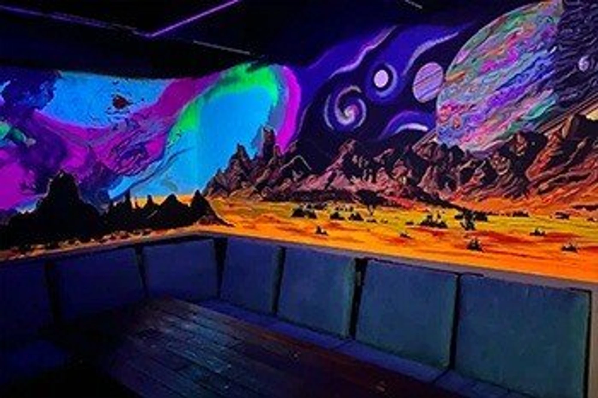 "Эра VR", клуб виртуальной реальности с антикафе и коворкингом на Молодежной