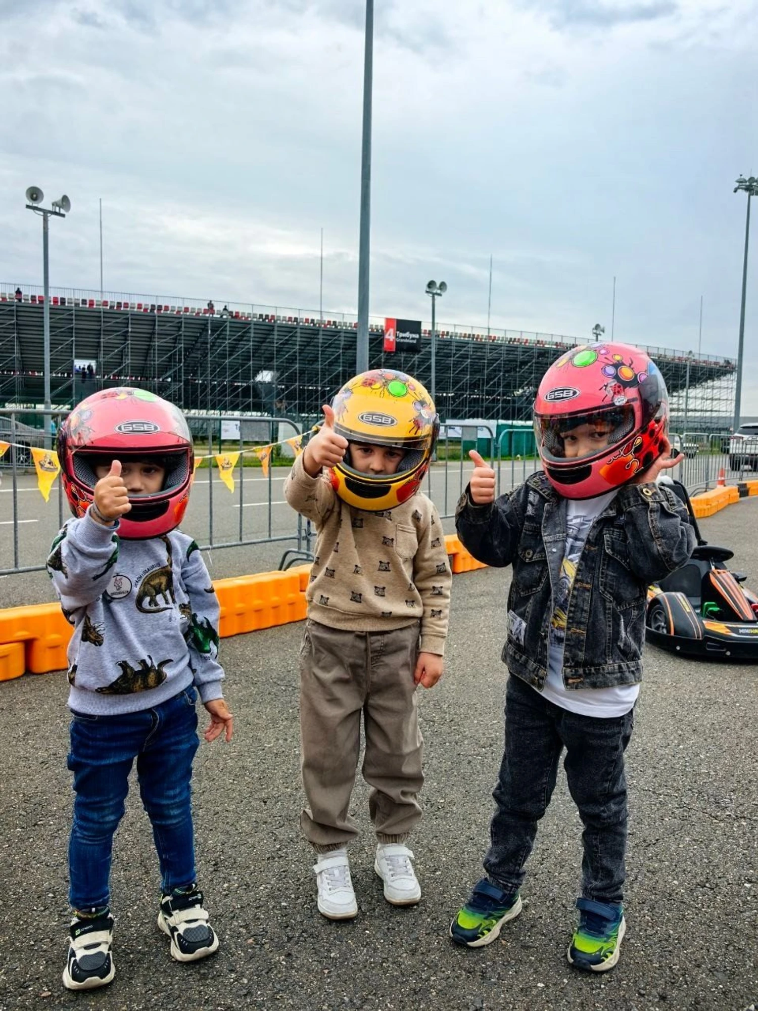 СЕМЕЙНЫЙ КАРТИНГ КЛУБ  "MINIKARTING"