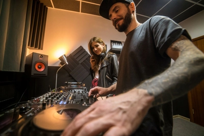 DJ школа Tramplin. Pro - московский филиал (Музыкальное образование )