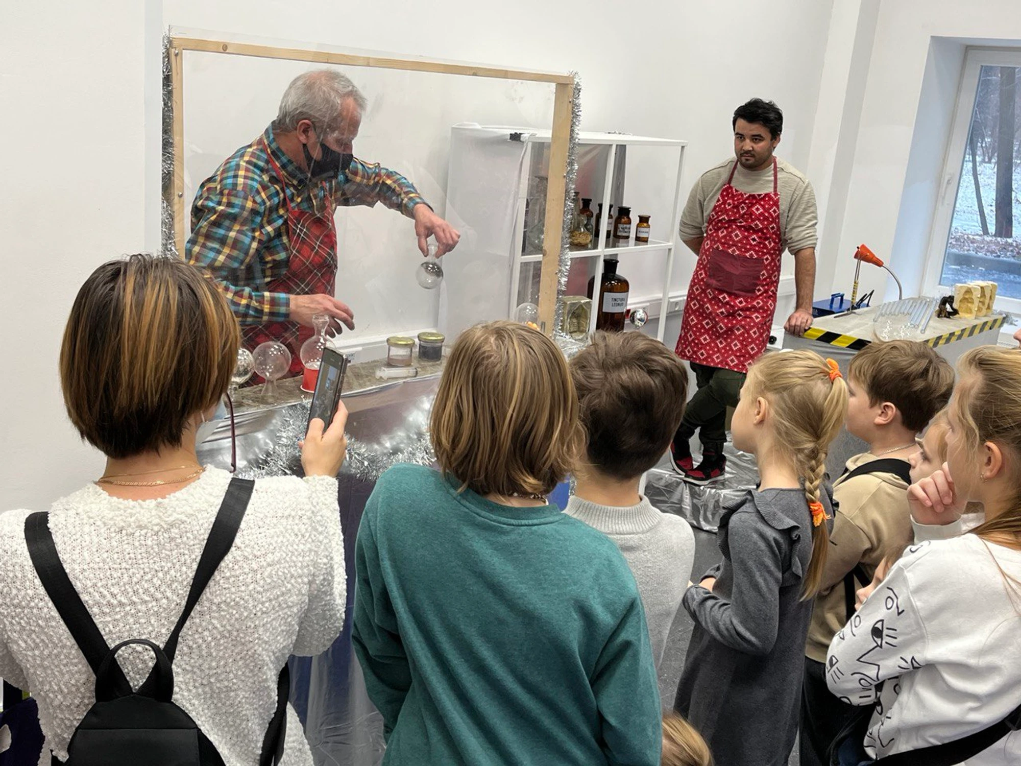 Экскурсия по новогодней экспозиции в Музее «Фабрики ёлочных игрушек»