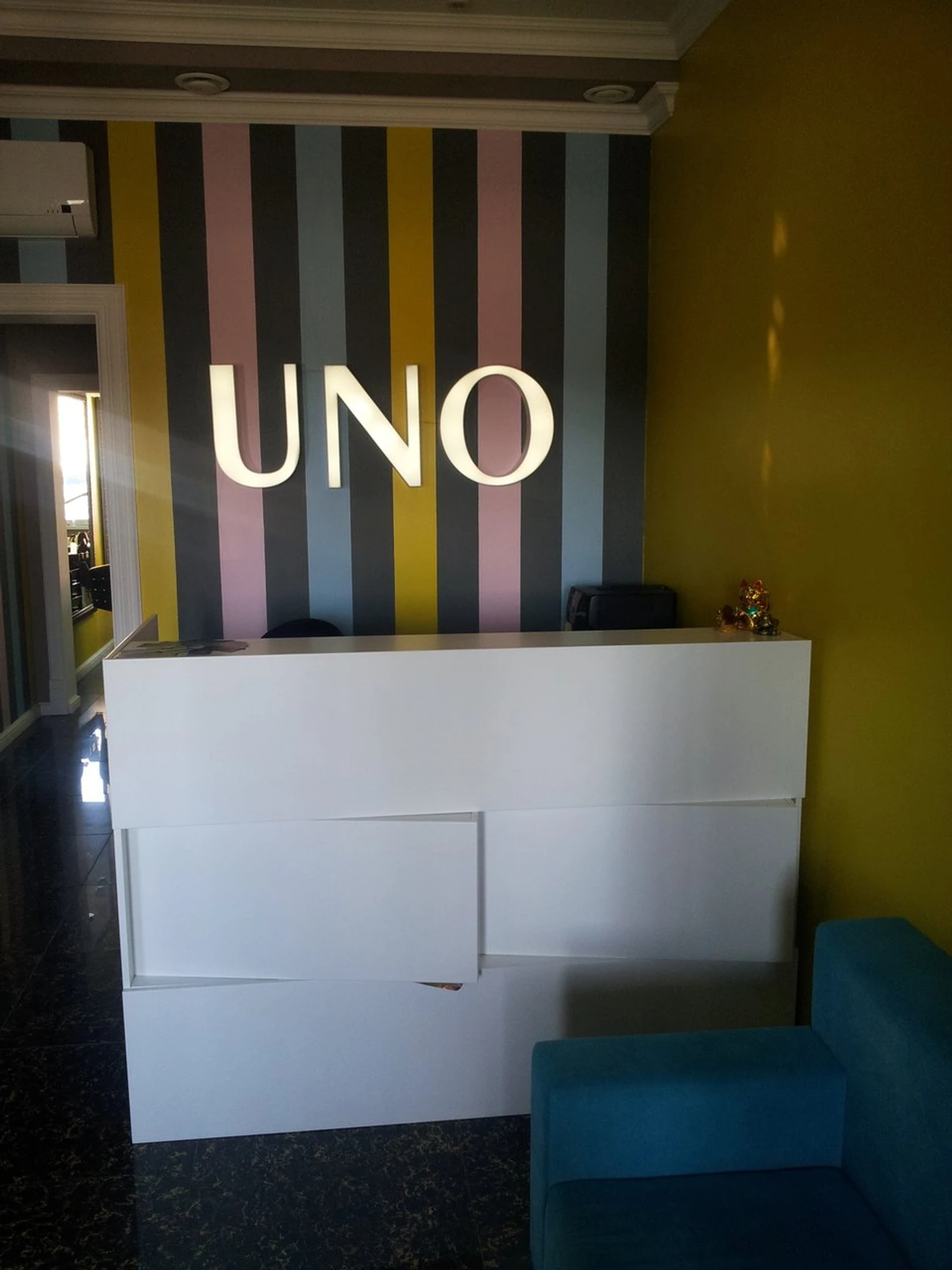 Uno (Салон красоты)