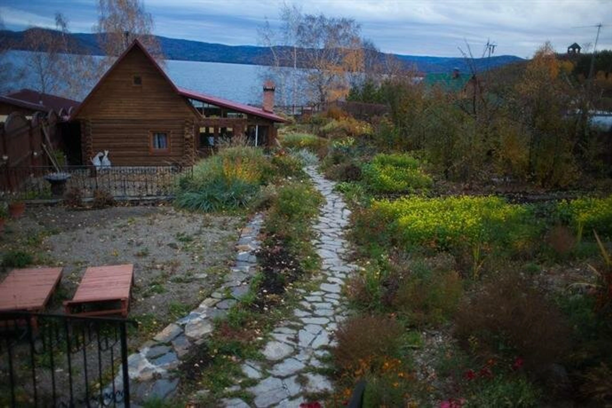 У Озера (Гостиница)