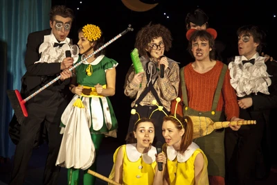 "Встретил ежик медвежонка", спектакль для самых маленьких зрителей в театре "Буфф"