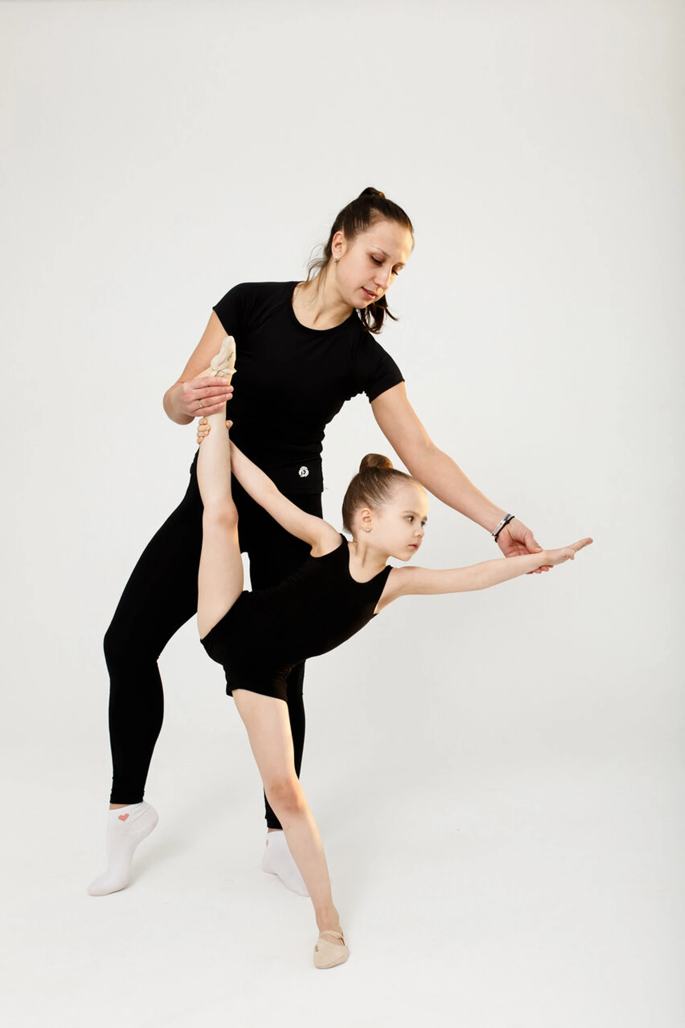 Художественная гимнастика (Спортивный клуб, секция)