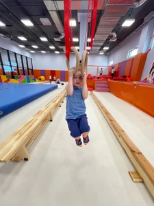 Тренер по гимнастике и ОФП Аксенов Кирилл (Спортивный клуб, секция )