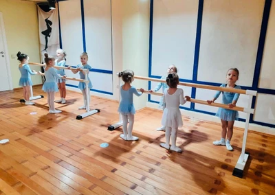 Дети в Балете (Школа танцев )