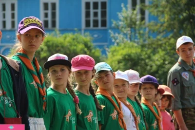 Туристическая фирма "Информационный Центр "Юность", детские лагеря в Лен.области, на море