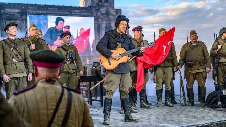 Спектакль «Победа! Знамя над Рейхстагом!» в кинопарке «Москино»