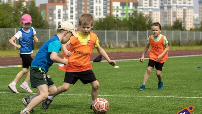 "Чемпионика" сеть футбольных школ на Уралмаше для детей от 3 до 7 лет (ул. Красных Командиров, 14)