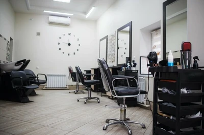 КурСиВ (Салон красоты )