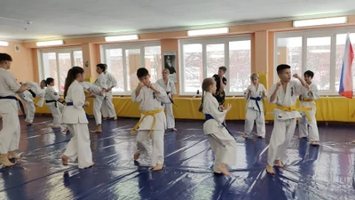 Спортивный клуб каратэ киокусинкай "SENSHI" на Широкой Речке