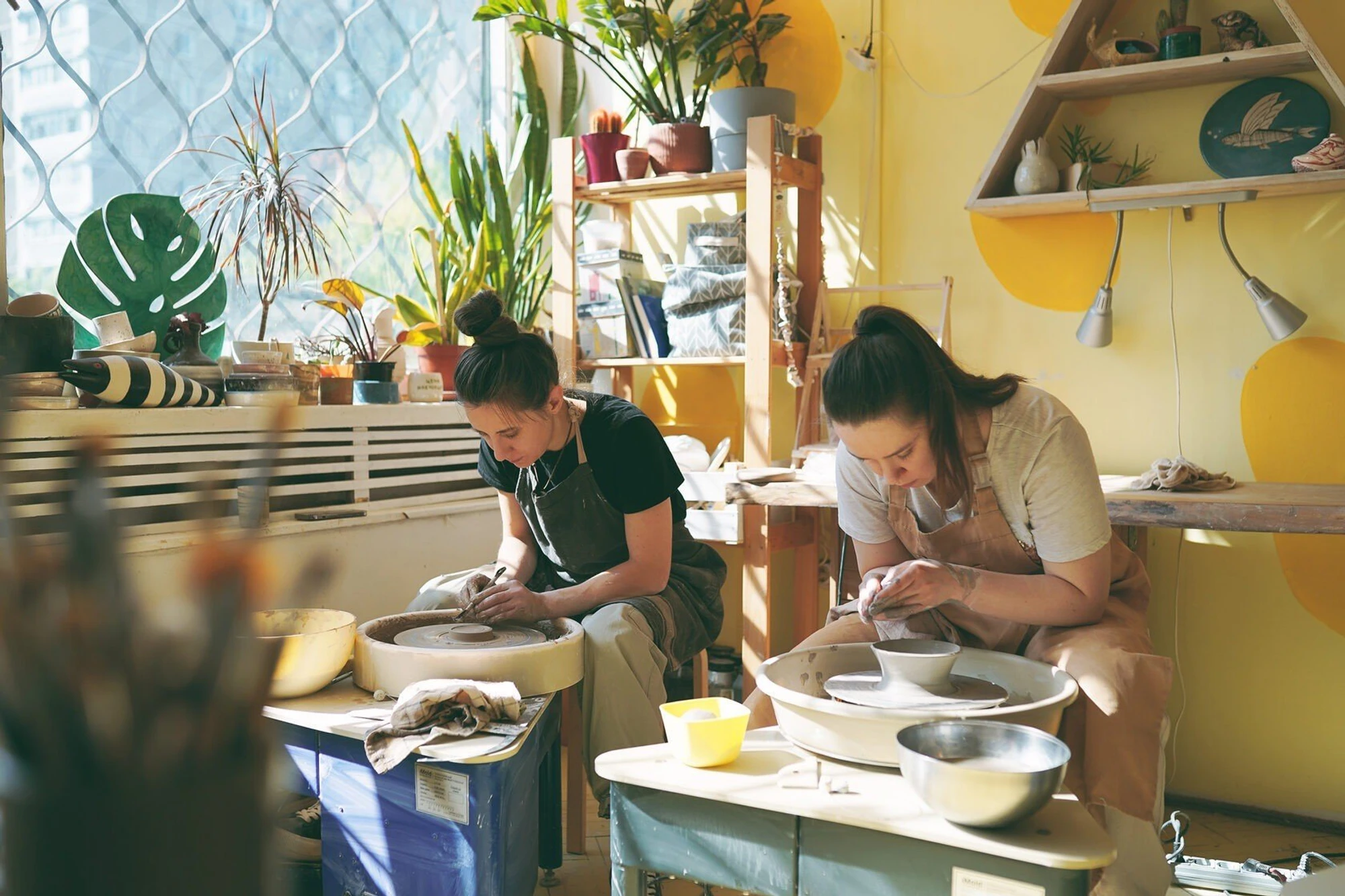 Мамы лепят - дети с няней, мастер-класс в гончарной студии "NN Ceramics"