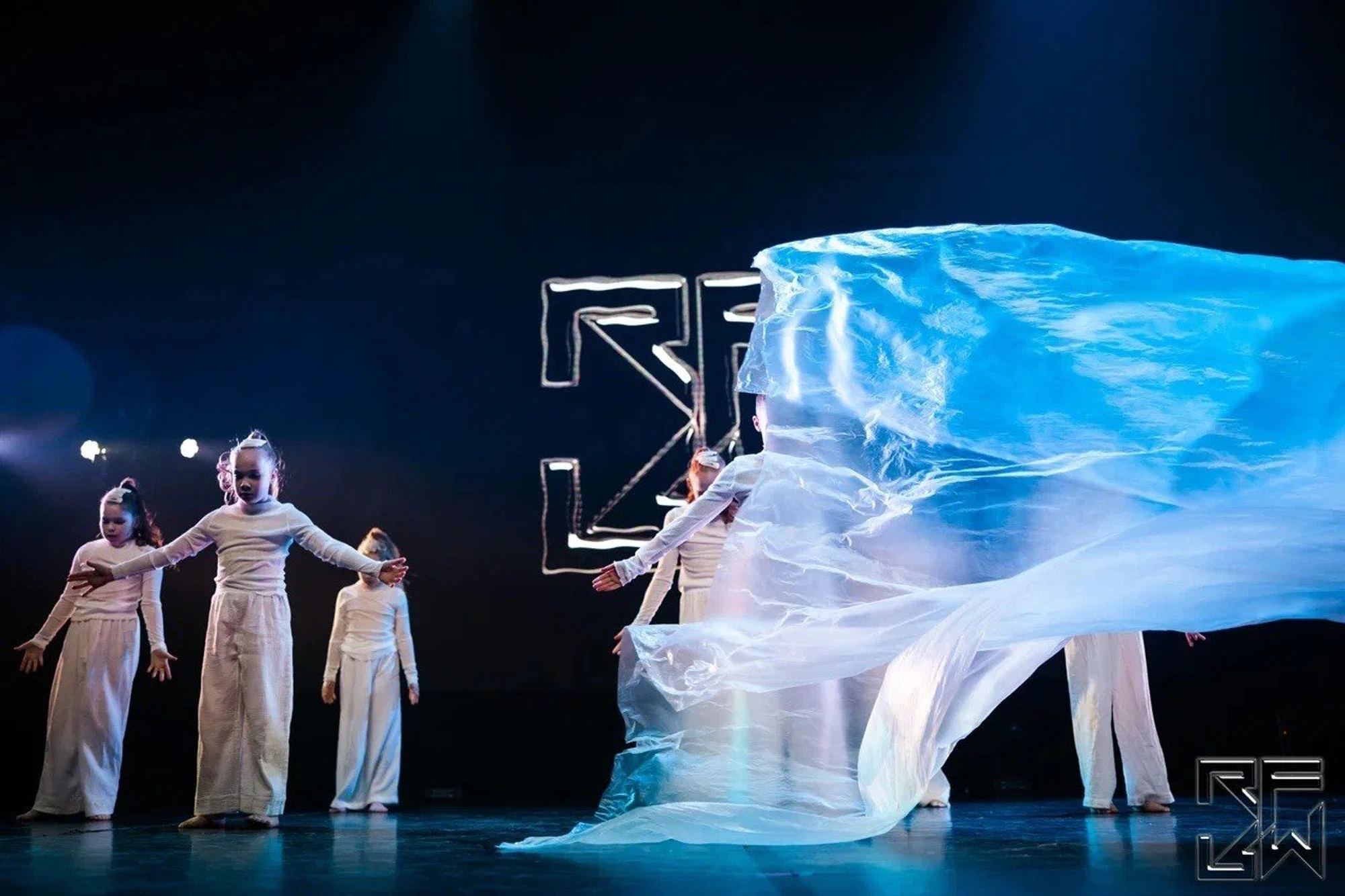 -10% по групповому абонементу для детей в студии танцев "Dance Company Station"