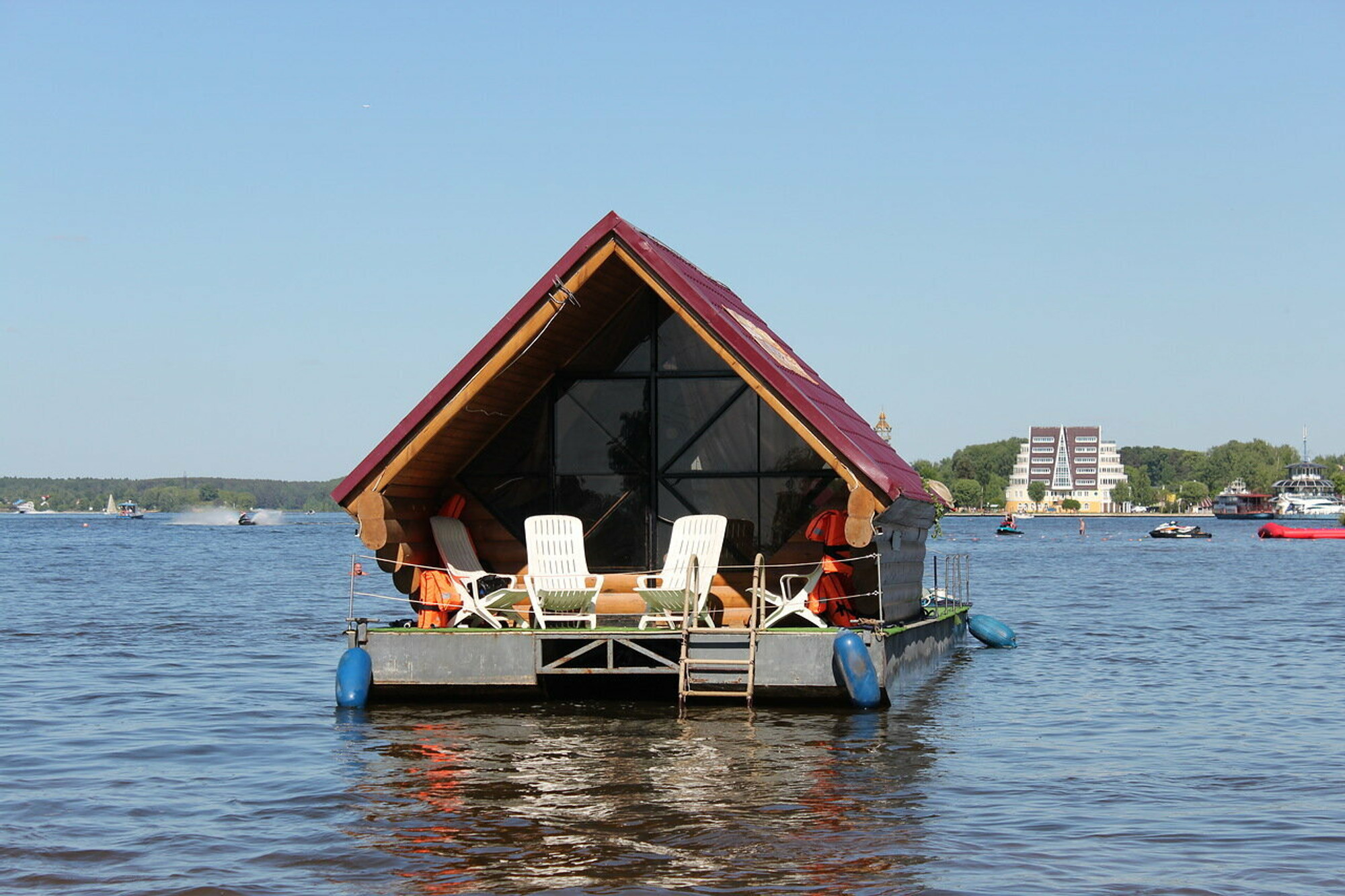 На воде (Баня )