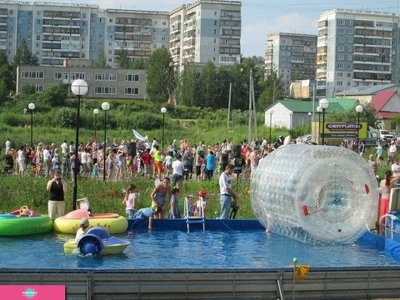 "Солнечный городок", комплекс аттракционов на ул. Клюева, микрорайон Солнечный, Томск
