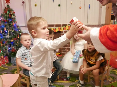 "Лаки кидс" (детский английский клуб)