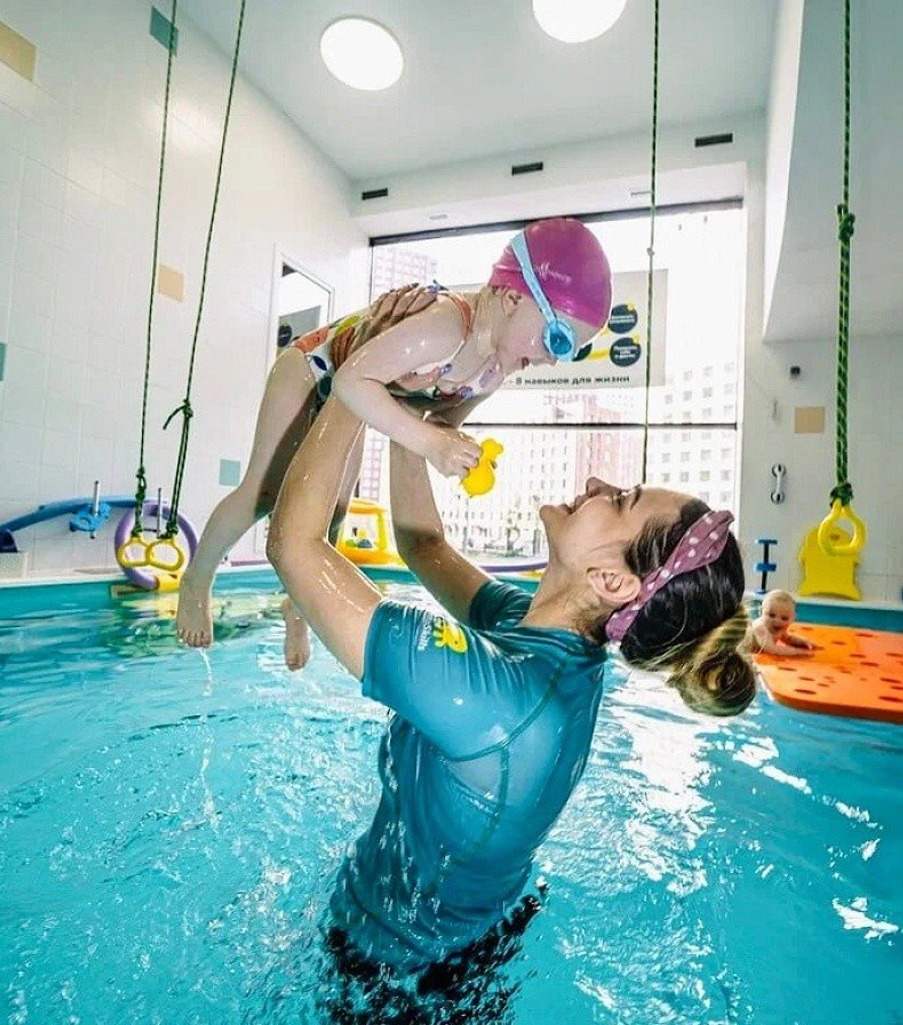 Скидка 50% на первое занятие в сети бассейнов раннего плавания Octoskills