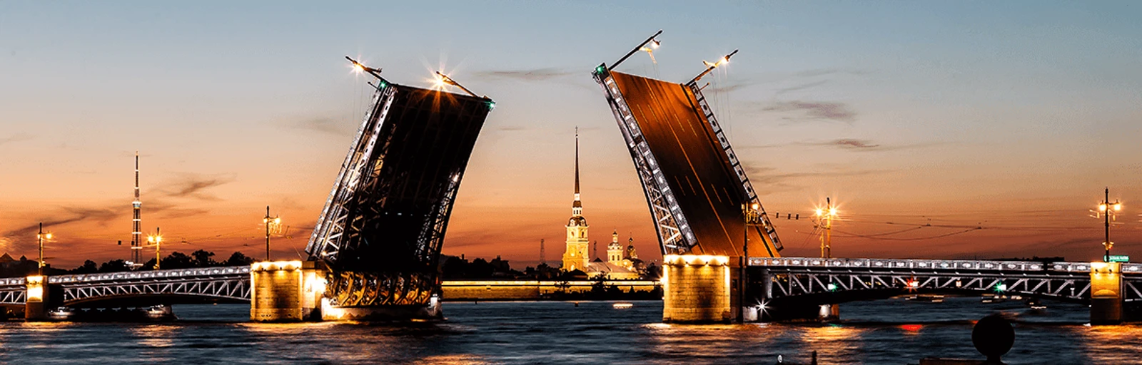 В Санкт-Петербурге разводят мосты: гайд по самым эффектным локациям