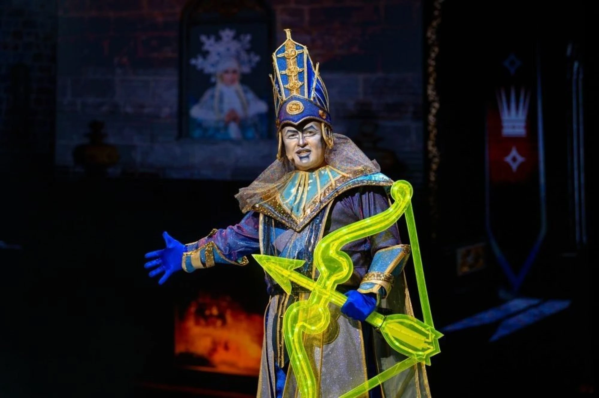 Новогоднее представление "Бабкины сказки. Как три Ивана Новый год спасали" в театре "Русская песня"