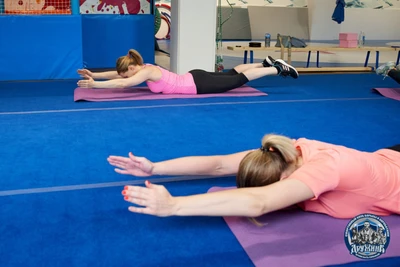 Стретчинг, йога и функциональный тренинг для женщин в клубе "Дружба"