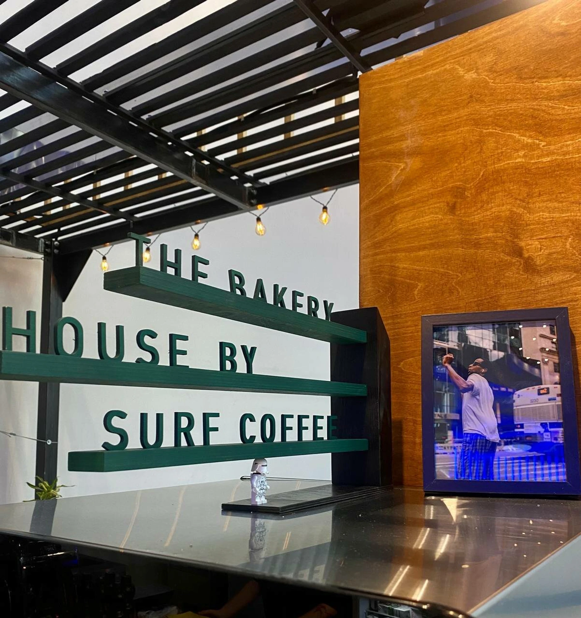 Surf Coffee X Cosmos (Кофейня)