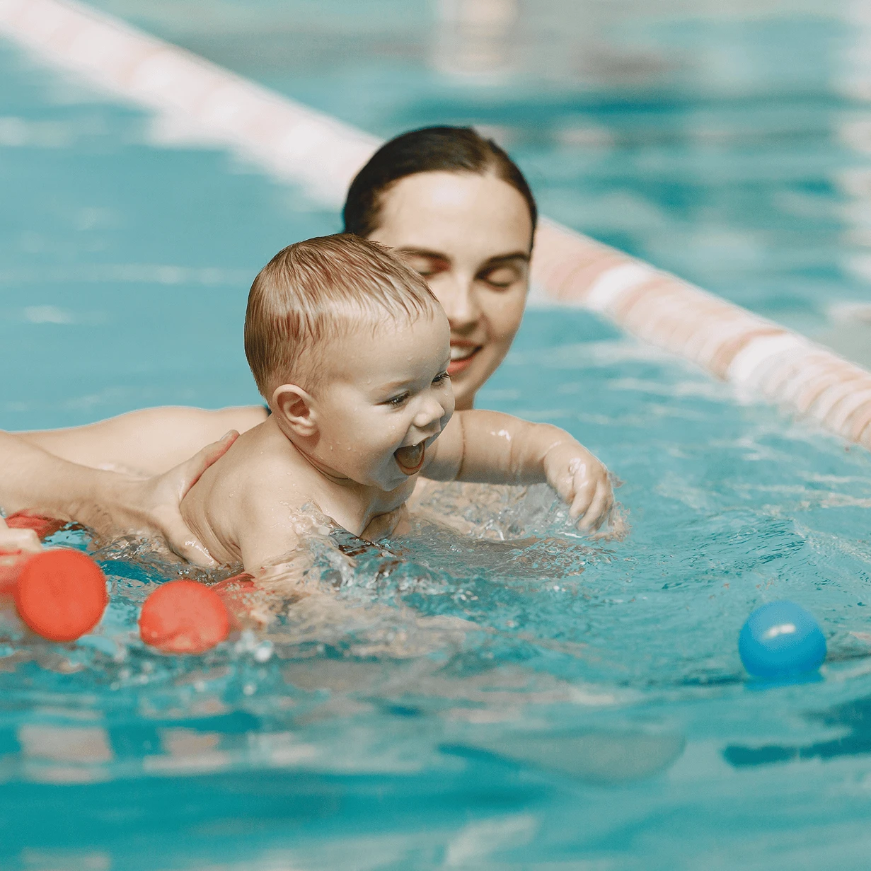 Скидка 50% на первое занятие в сети бассейнов раннего плавания Octoskills