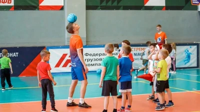 "Чемпионика" сеть футбольных школ на Уралмаше для детей от 3 до 7 лет (ул. Корепина, 34)