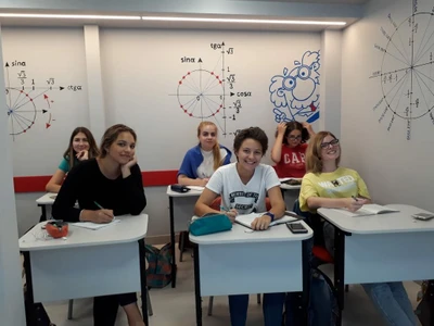 Курсы ЕГЭ, ОГЭ в Москве на Коломенской в iQ-центре (Услуги репетиторов )