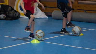 Всероссийская школа футбола для детей от 3х лет "Футболика" (ул. Фонвизина 5, ФОК "УрФУ")